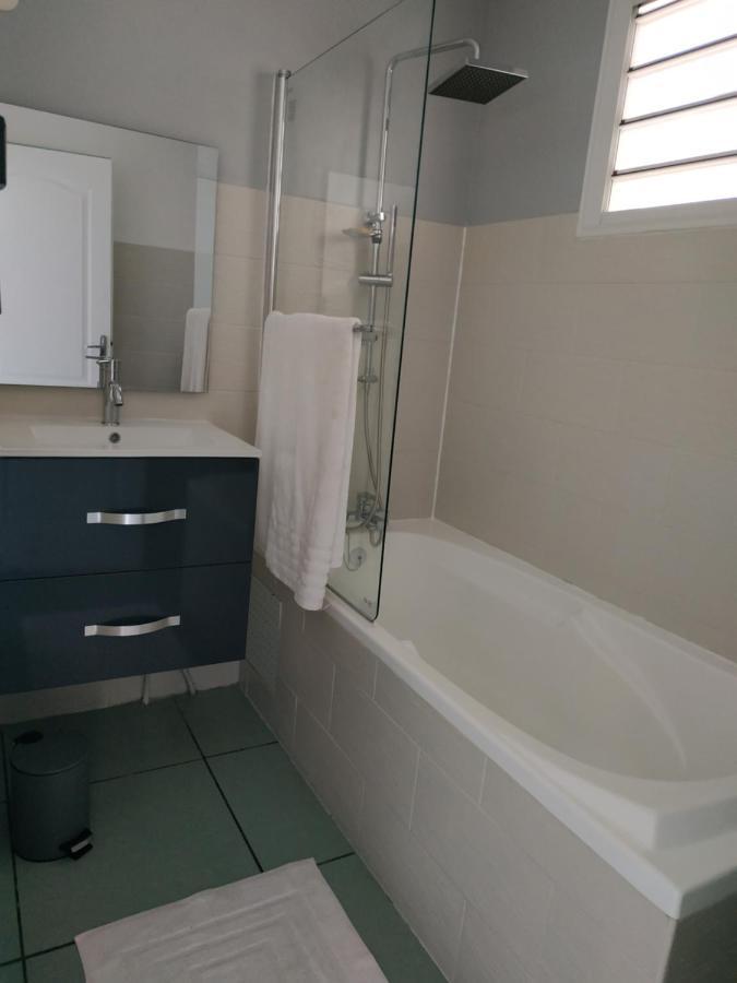 L'Echappee Belle Apartment Сен-Пиер Екстериор снимка